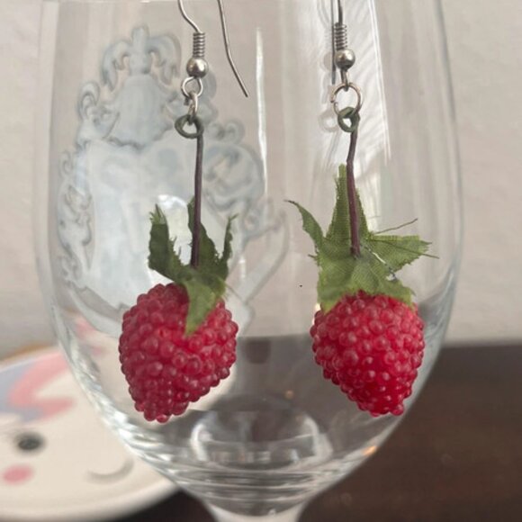 Long raspberry earrings - Picture 1 of 1